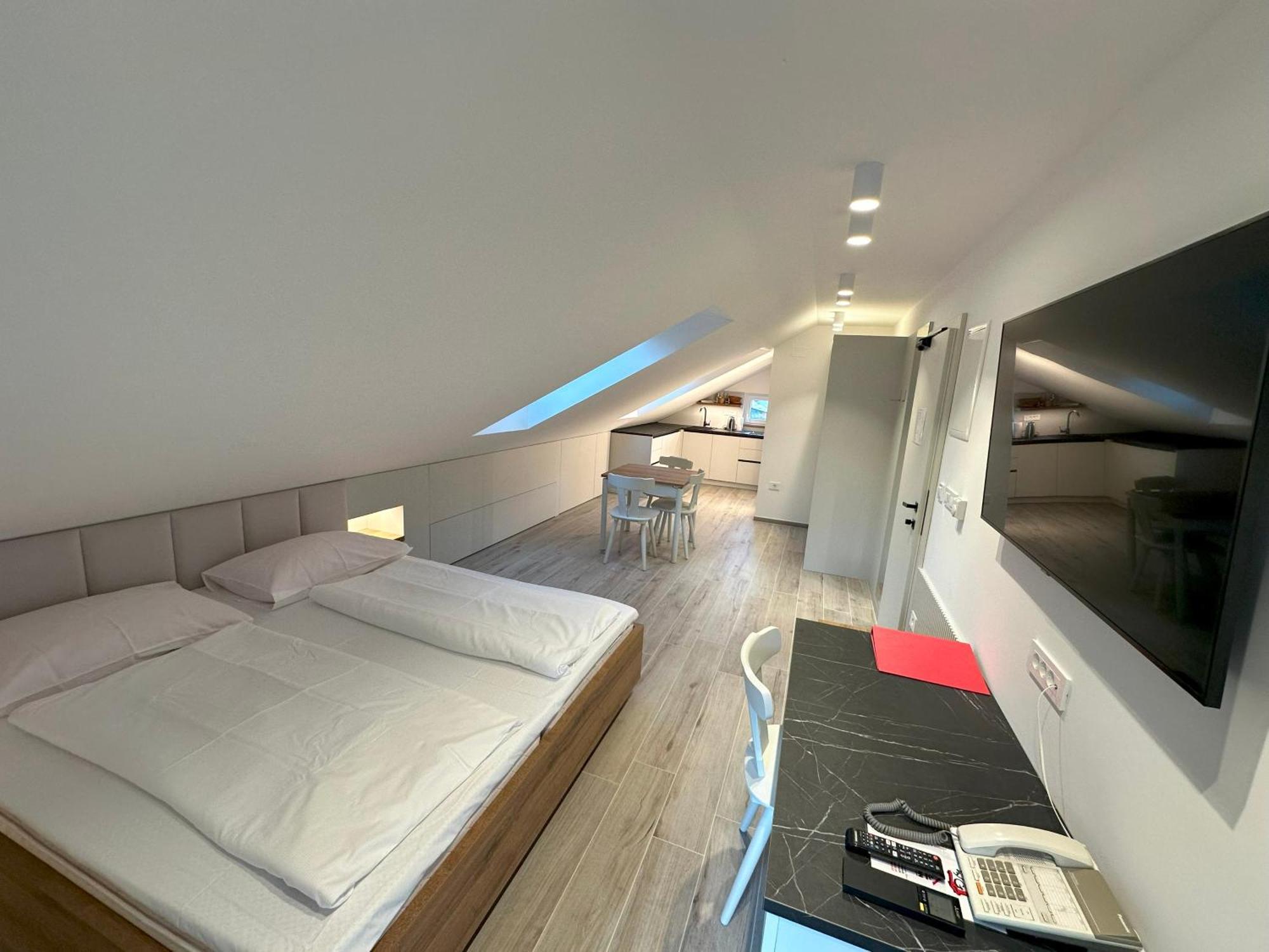 Zigon Bed & Breakfast Logatec Εξωτερικό φωτογραφία